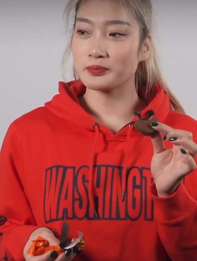 被绑在tk机上憋尿挠脚心
