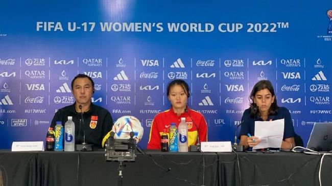 女人与狗配