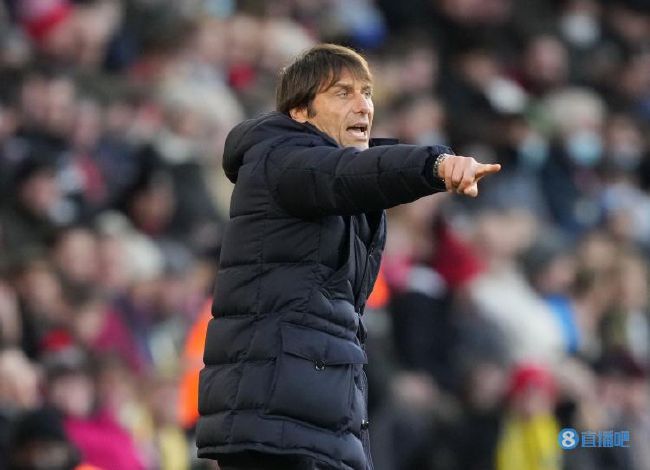 八重神子扒开胸罩给男生看